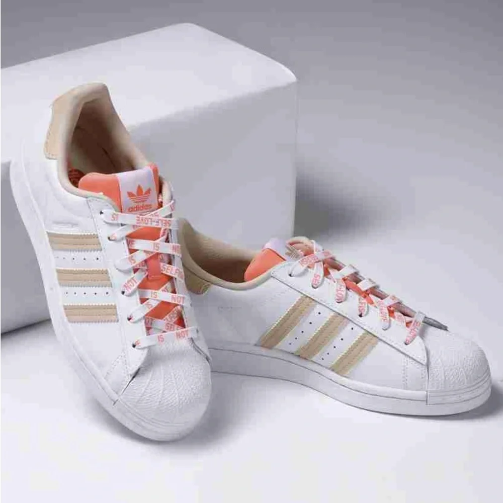 Adidas Originals‎ superstar white Limited Edition Self Love size 9